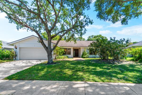 Sugar Pond Manor, 14111 Tecoma Dr, Wellington, Florida 33414, image 1