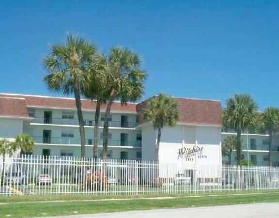 Wilshire North, 2936 Lake Shore Dr #203, Riviera Beach, Florida 33404, image 1