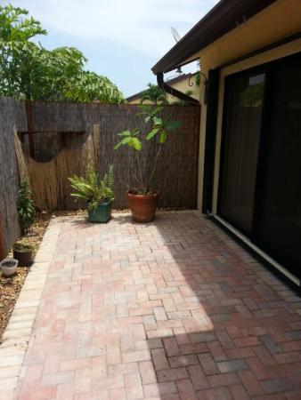 Springdale, 262 Springdale Cir, Palm Springs, Florida 33461, image 2