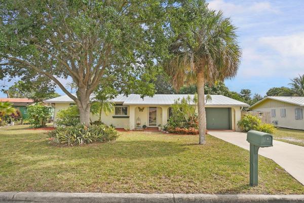 Grandview Gardens, 709 Grandview Blvd, Fort Pierce, Florida 34982, image 1