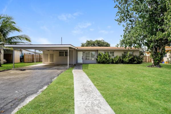 Lake Osborne Manor, 1308 Crest Dr, Lake Worth Beach, Florida 33461, image 1