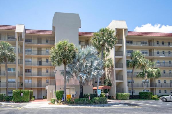 Princeton At Poinciana Place, 3755 Via Poinciana #308, Lake Worth Beach, Florida 33467, image 1