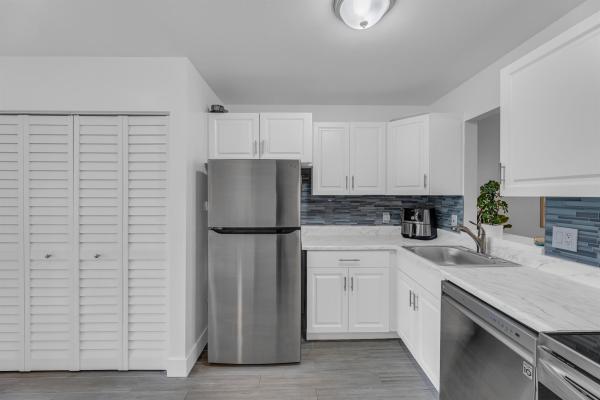 Camelot Village, 6704 Moonlit Dr, Delray Beach, Florida 33446, image 1