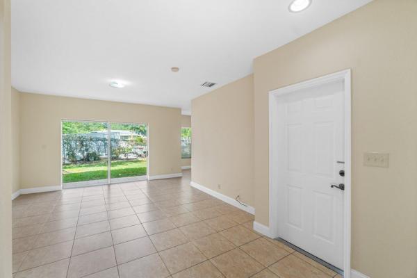 Estancia At Palm Springs, 809 Talia Cir, Palm Springs, Florida 33461, image 2