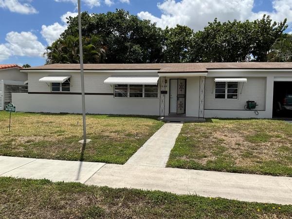 Manor Gardens, 516 W 12th Pl, Hialeah, Florida 33010, image 1