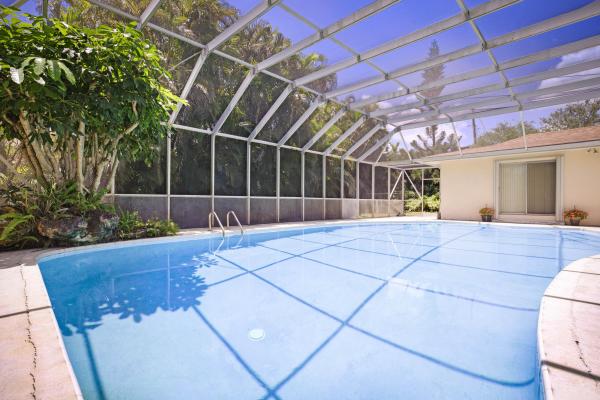 Yacht Club, 100 Gulfstream Rd, North Palm Beach, Florida 33408, image 2