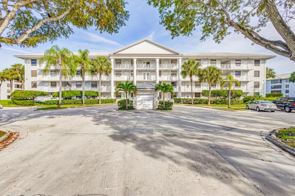 Whitehall, 3635 Whitehall Dr #201, West Palm Beach, Florida 33401, image 1