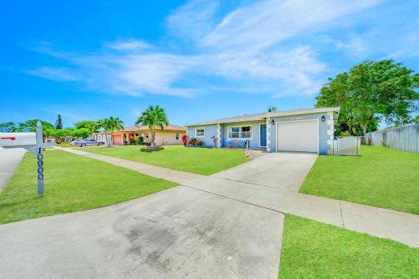 Palmetto Pines, 10900 Gallery St, Boca Raton, Florida 33428, image 1