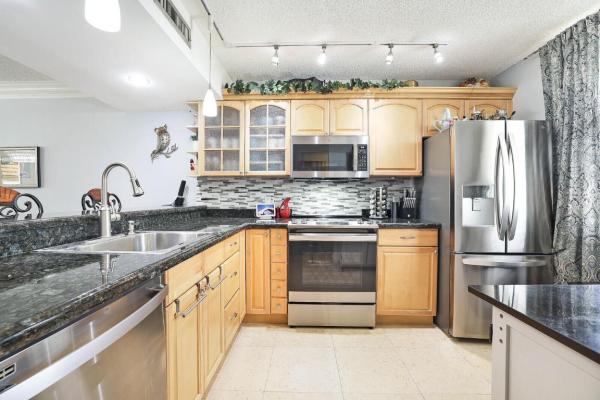 Whitehall, 3526 Whitehall Dr #301, West Palm Beach, Florida 33401, image 2