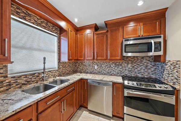 Lakeside Village, 709 Lori Dr #205, Palm Springs, Florida 33461, image 1