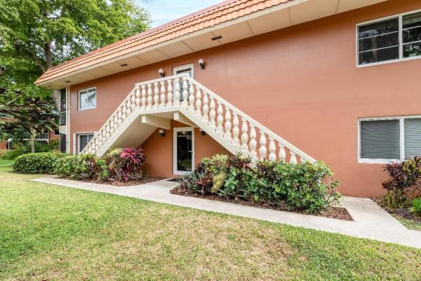 Manor Grove Village, 119 NE 19th Ct #115G, Wilton Manors, Florida 33305, image 2