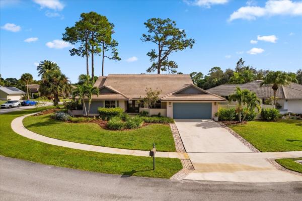 Barrington Woods Of Wellington, 13432 Kingsbury Dr, Wellington, Florida 33414, image 1