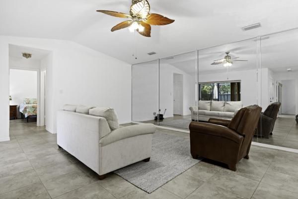 1435 Captains Walk #19, Fort Pierce, Florida 34950, image 3