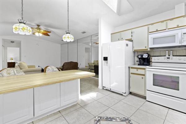 1435 Captains Walk #19, Fort Pierce, Florida 34950, image 1