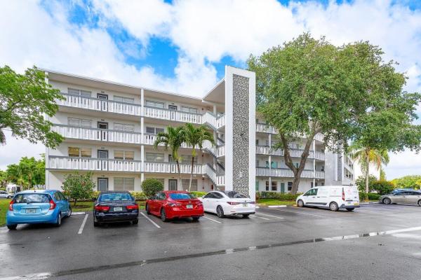 Oakridge, 1033 Oakridge D, Deerfield Beach, Florida 33442, image 2