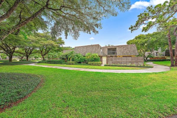 Glenwood Townhomes, 1013 10th Ter Ter, Palm Beach Gardens, Florida 33418, image 1