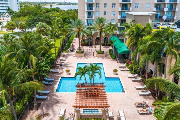 Montecito Palm Beach, 616 Clearwater Park Rd #1208, West Palm Beach, Florida 33401, image 1