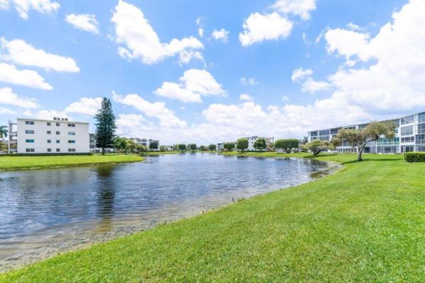 Guildford At Century Village, 1036 Guildford B, Boca Raton, Florida 33434, image 3