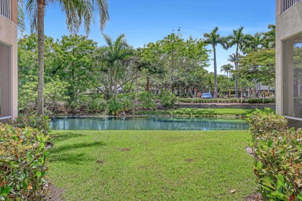 Mayfair At Wellington, 2139 Wingate Bnd, Wellington, Florida 33414, image 2