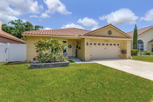 Amber Bay, 10332 Islander Dr, Boca Raton, Florida 33498, image 1
