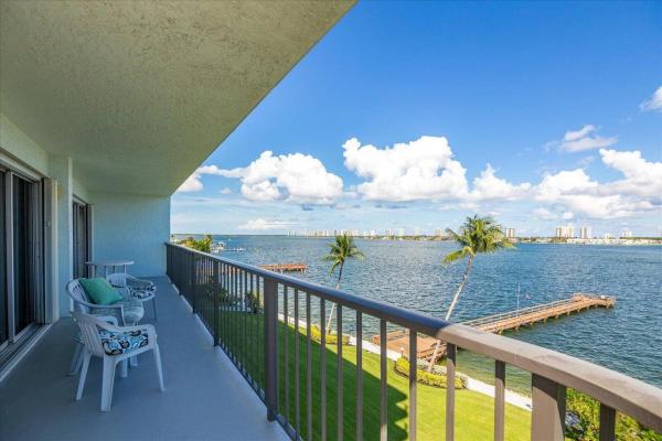 Lake Harbor Cove, 3040 Lake Shore Dr #505, Riviera Beach, Florida 33404, image 1