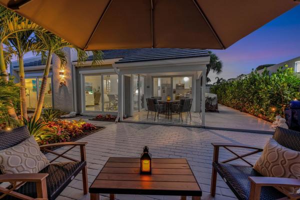 Green's Cay Of Jonathan's Landing, 17057 Traverse Cir, Jupiter, Florida 33477, image 1