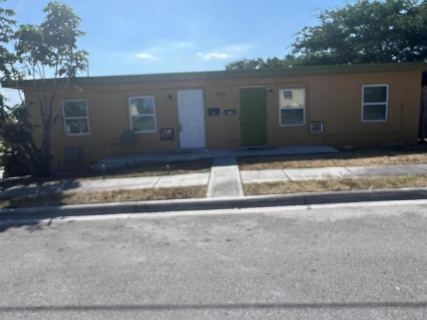 Inlet City, 900 W 9th St #1, Riviera Beach, Florida 33404, image 1