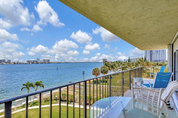 Lake Harbour Towers East, 801 Lake Shore Dr #409, Lake Park, Florida 33403, image 1