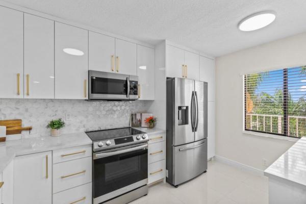 Huntington Lakes 5, 7310 Ashford Pl #505, Delray Beach, Florida 33446, image 2