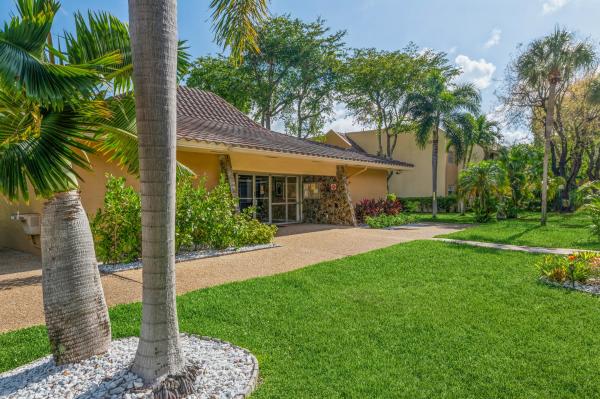 Deerfield Pines North, 959 SE 2nd Ave #219, Deerfield Beach, Florida 33441, image 1