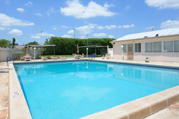 Lucerne Homes East, 6312 Emerald Sky Ln, Greenacres, Florida 33463, image 2
