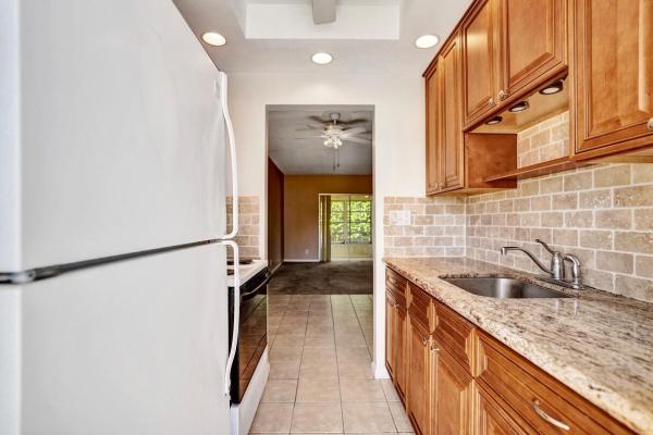 Leisureville Lake, 1117 Lake Ter #112, Boynton Beach, Florida 33426, image 1