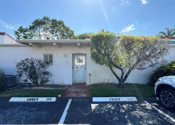 Boundbrook, 2650 Boundbrook Blvd #111, Palm Springs, Florida 33406, image 1