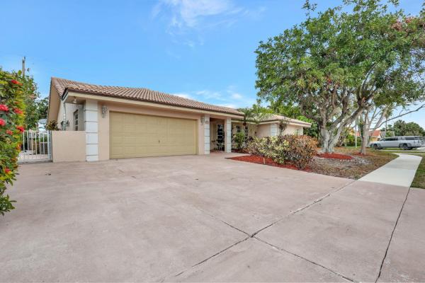 Amesbury Circle Of Greenview Shores 2, 2198 Amesbury Cir, Wellington, Florida 33414, image 1