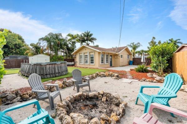 Palm Beach Colony, 633 Camellia Dr, Royal Palm Beach, Florida 33411, image 1