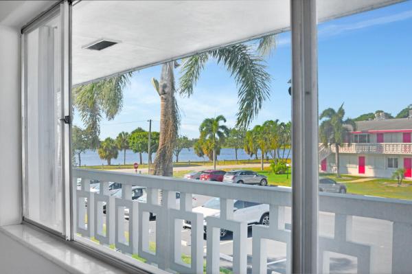 Lakeside Point Gardens, 2204 Lake Osborne Dr #18, Lake Worth Beach, Florida 33461, image 2