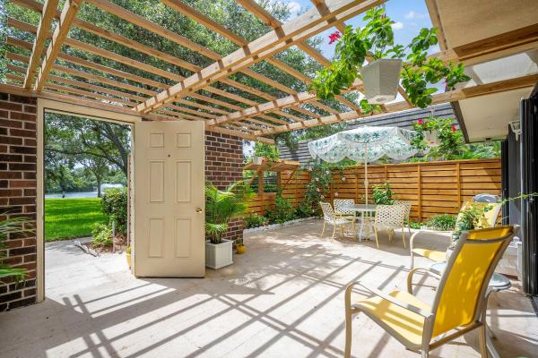 Glenwood Townhomes, 516 5th Terrace Ter, Palm Beach Gardens, Florida 33418, image 1
