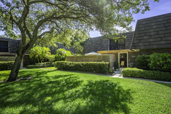 Glenwood Townhomes, 516 5th Ter, Palm Beach Gardens, Florida 33418, image 1
