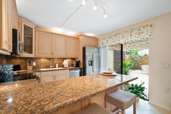 Glenwood Townhomes, 516 5th Ter, Palm Beach Gardens, Florida 33418, image 2