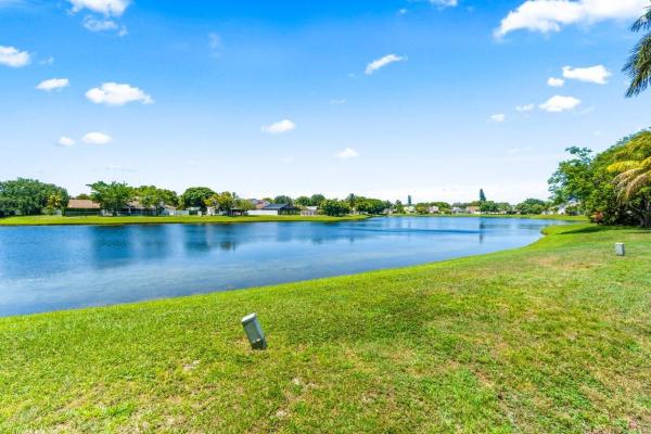 The Palm Club West Village, 4705 Lakeside Cir, West Palm Beach, Florida 33417, image 1