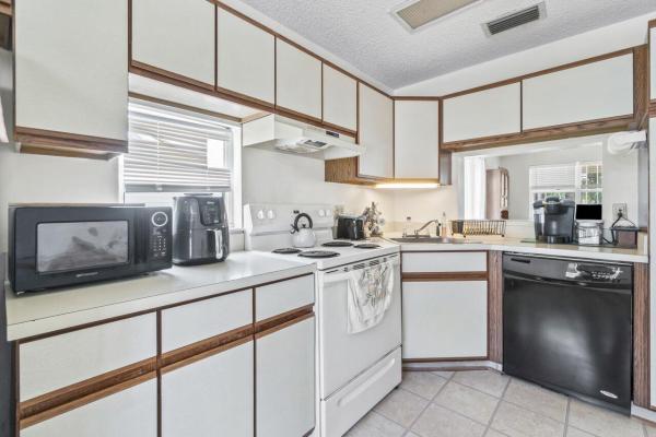 The Palm Club West Village, 4705 Lakeside Cir, West Palm Beach, Florida 33417, image 3