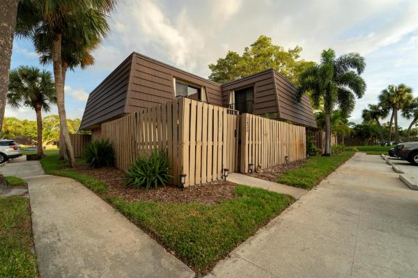 Sandalwood Estates, 1425 14th Ct, Palm Beach Gardens, Florida 33410, image 1