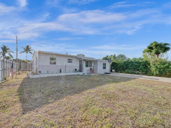 Collier Manor, 2733 NE 12th Ave, Pompano Beach, Florida 33064, image 1