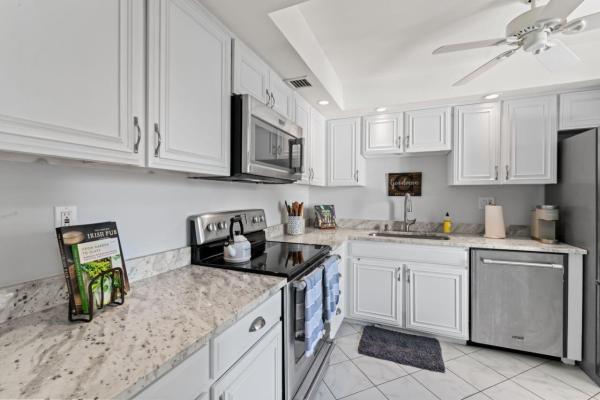 The Senate, 2500 Presidential Way #204, West Palm Beach, Florida 33401, image 1