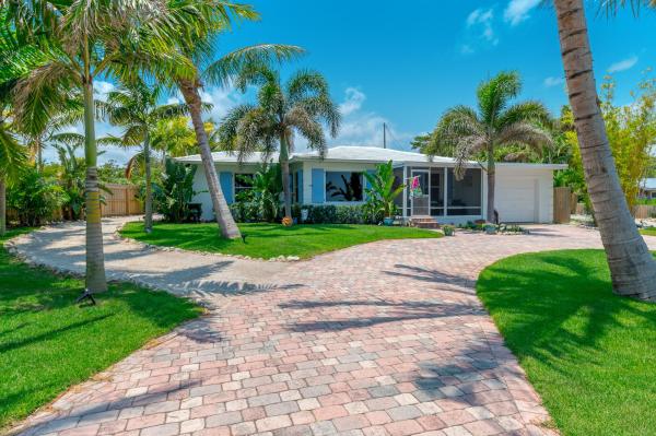 6209 S Indian River Dr, Fort Pierce, Florida 34982, image 1