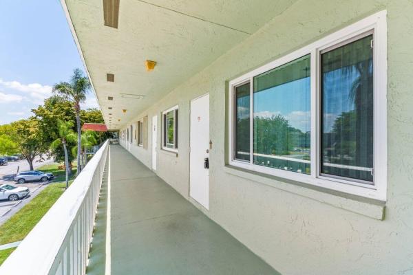 Regal Palms, 3100 Springdale Blvd #307, Palm Springs, Florida 33461, image 2