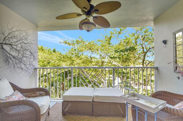 Bermuda Cay, 631 E Woolbright Rd #407, Boynton Beach, Florida 33435, image 1