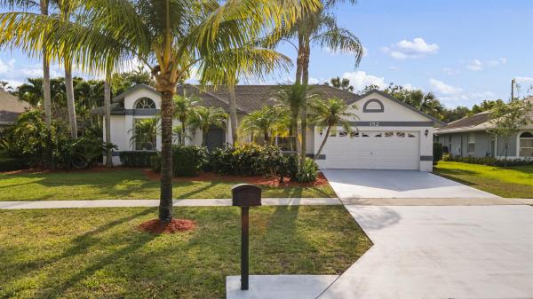 Crestwood, 152 Kings Way, Royal Palm Beach, Florida 33411, image 1