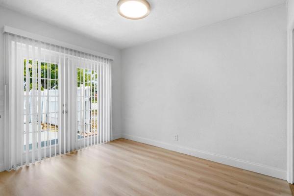 Townhouse Court Estates, 1033 35th St, West Palm Beach, Florida 33407, image 3