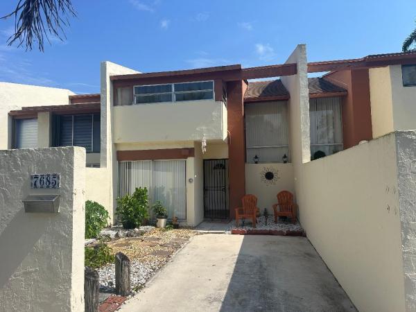 Sunset Park Lake Villas, 7685 SW 103rd Pl, Kendall, Florida 33173, image 1